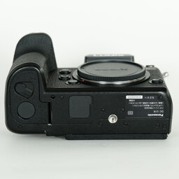 Panasonic LUMIX DC-S1R