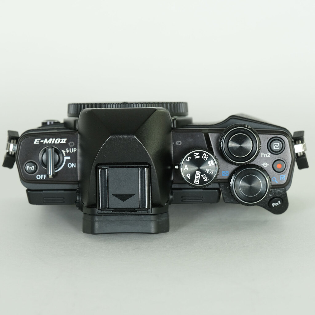 OLYMPUS OM-D E-M10 Mark II