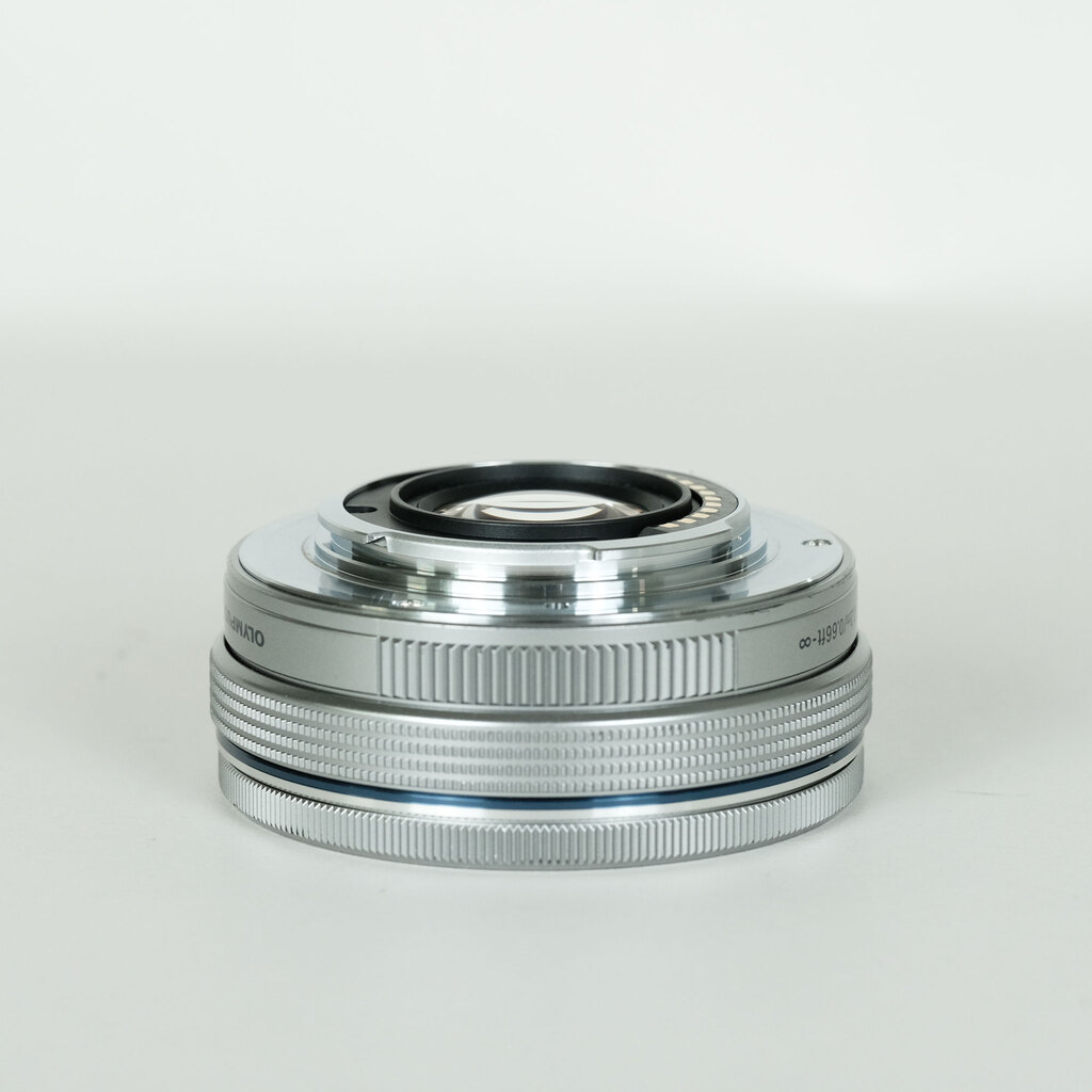 OLYMPUS M.ZUIKO DIGITAL ED 14-42mm F3.5-5.6 EZ シルバー