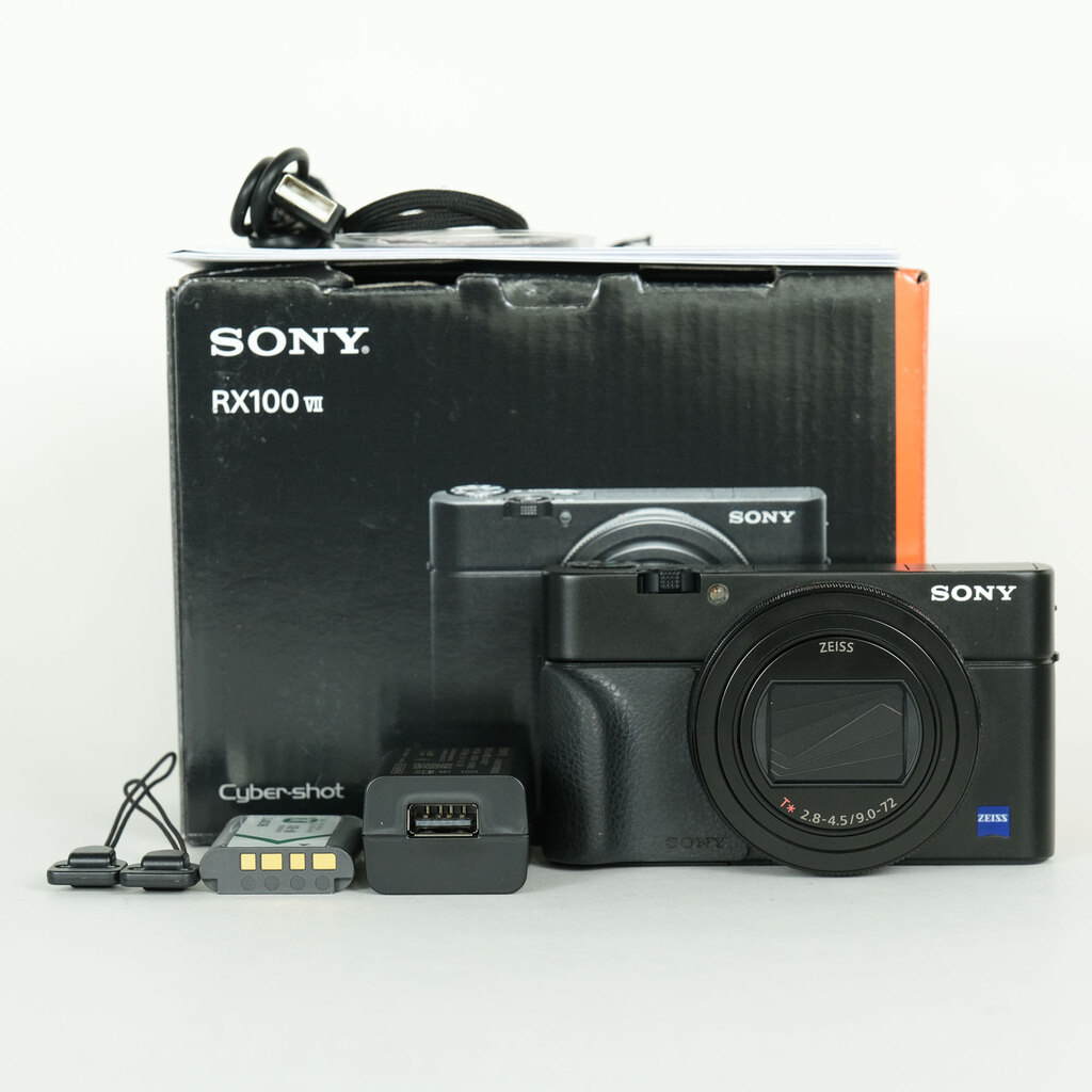 SONY Cyber-shot DSC-RX100M7 SONY Cyber-shot DSC-RX100M7
