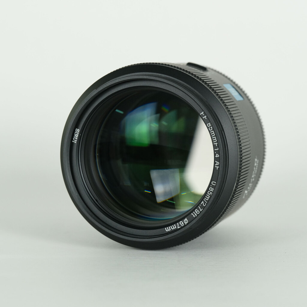 SIRUI AURORA 85mm F1.4 [ソニーE用]の出品 | ONE SCENE（ワンシーン）