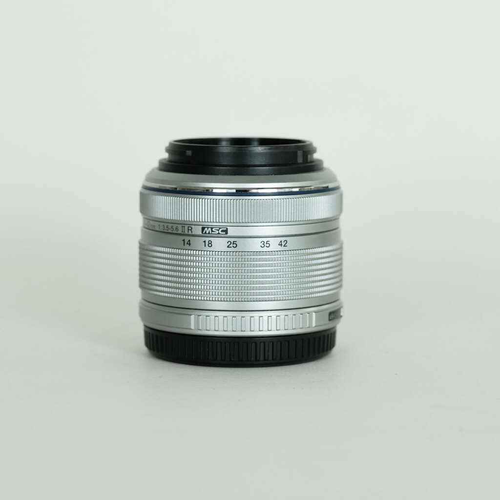 OLYMPUS M.ZUIKO DIGITAL 14-42mm F3.5-5.6IIR シルバー