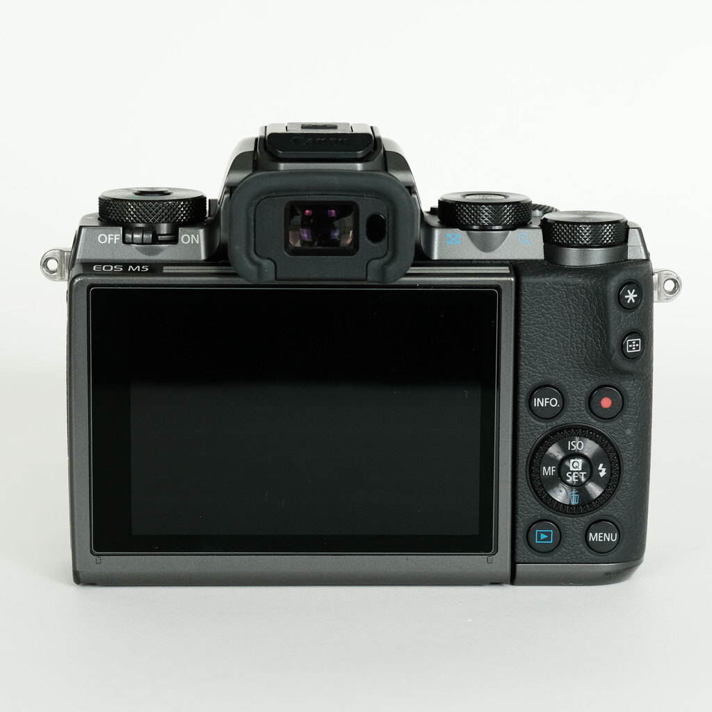 Canon EOS M5