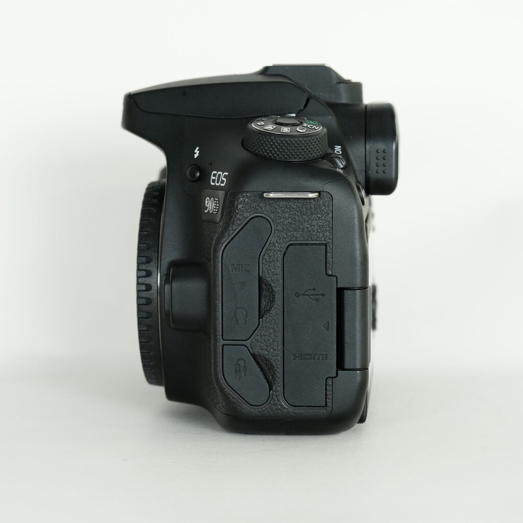 Canon EOS 90D