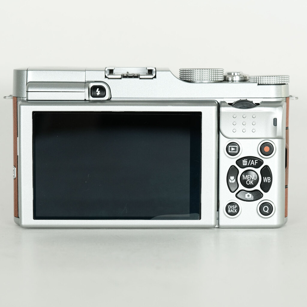 FUJIFILM X-M1 ボディ ブラウン