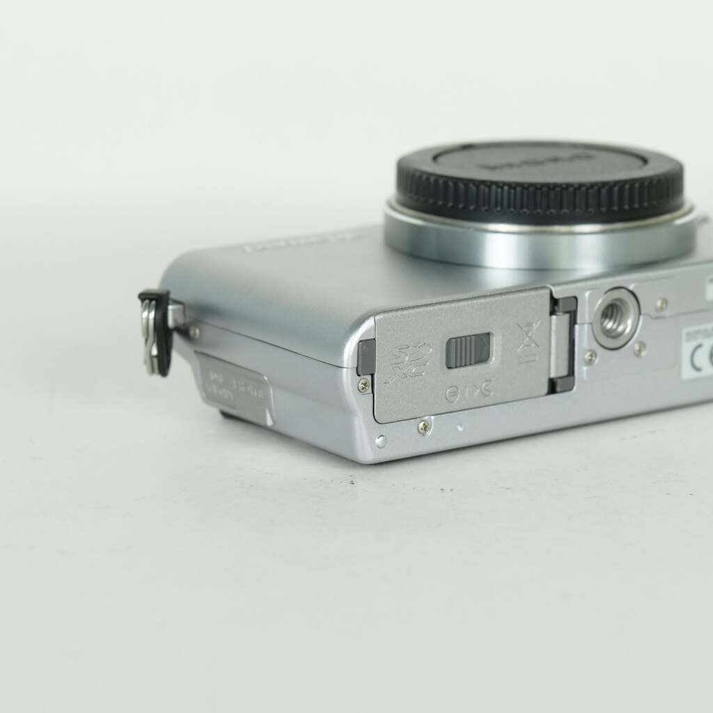 OLYMPUS PEN mini E-PM1 ボディ シルバーの出品 | ONE SCENE（ワンシーン）