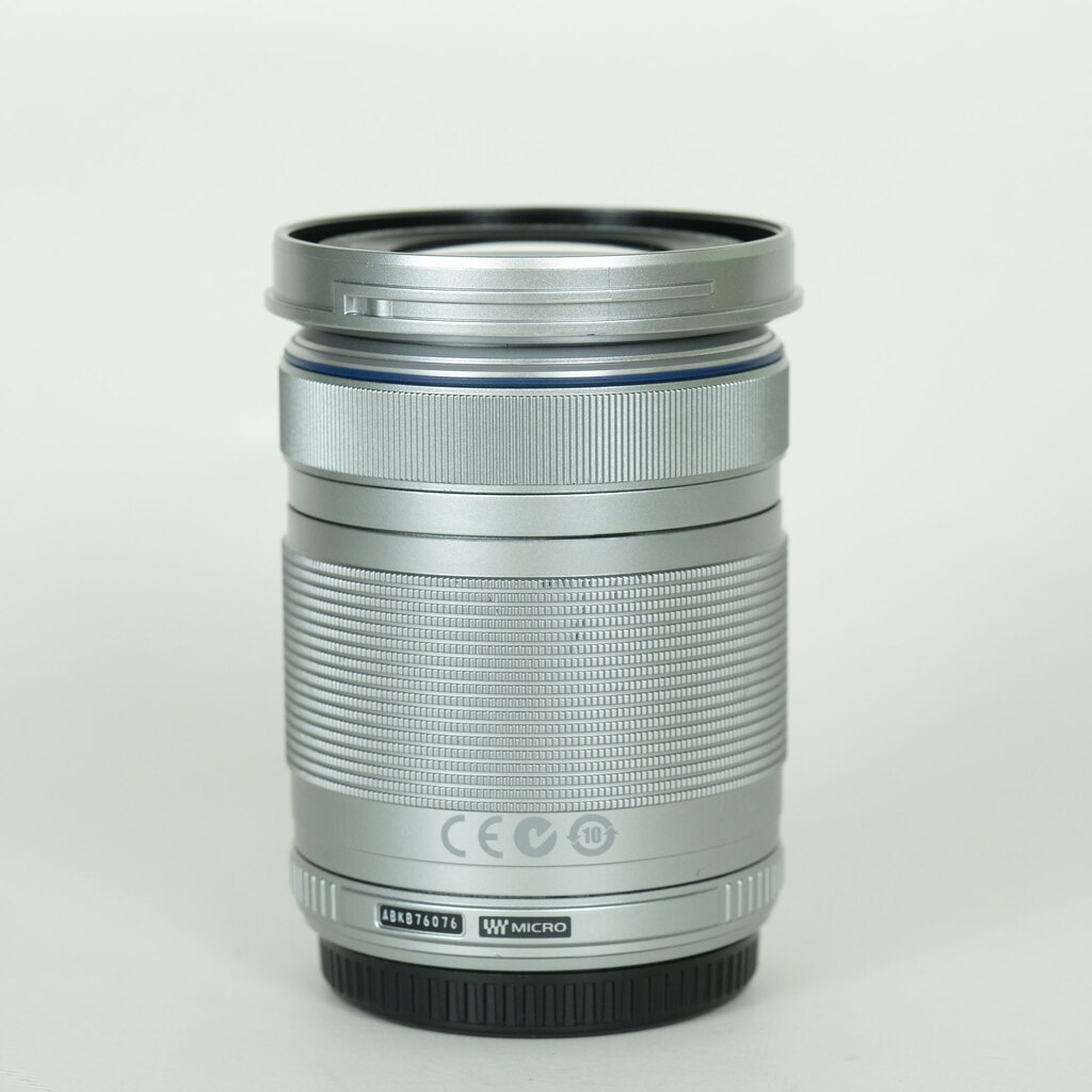 OLYMPUS M.ZUIKO DIGITAL ED 40-150mm F4.0-5.6 R [�V���o�[]