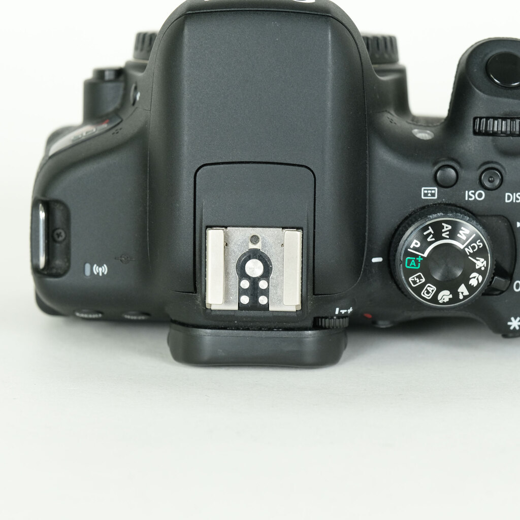 Canon EOS Kiss X8i
