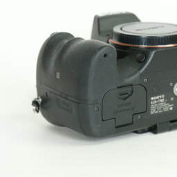 SONY α77IIボディ ILCA-77M2 SONY α77IIボディ ILCA-77M2