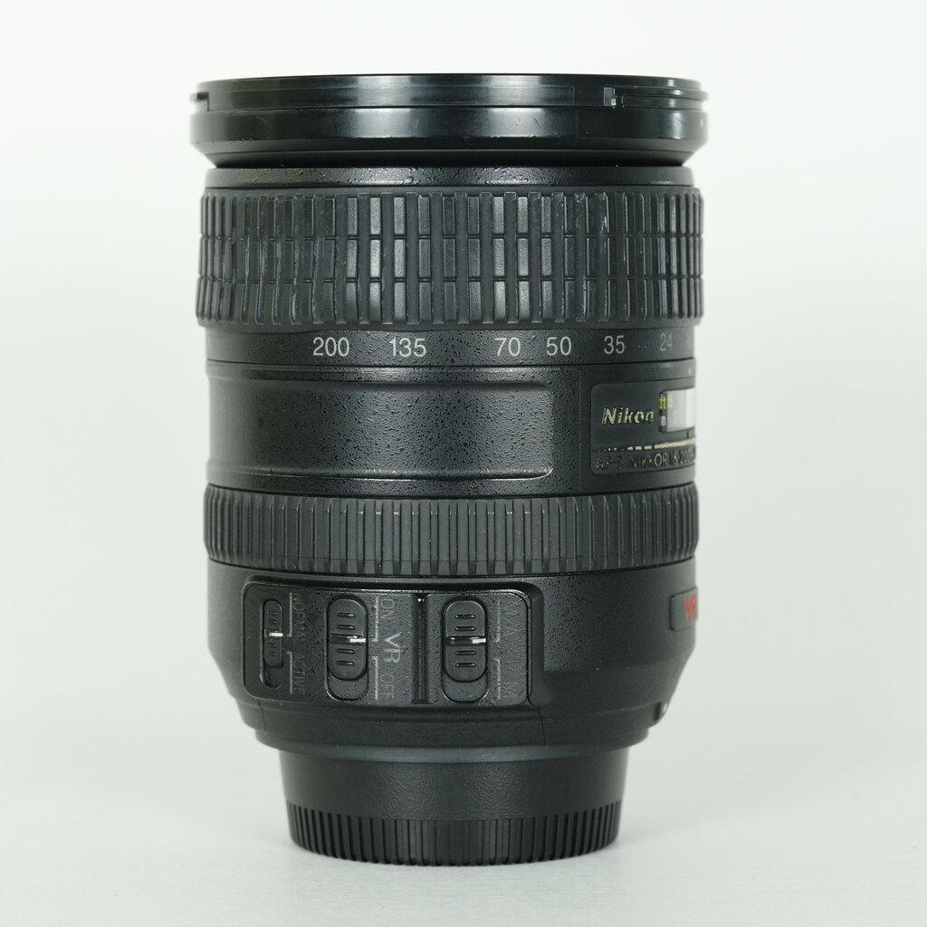 Nikon AF-S DX VR Zoom-Nikkor 18-200mm F3.5-5.6G IF-ED