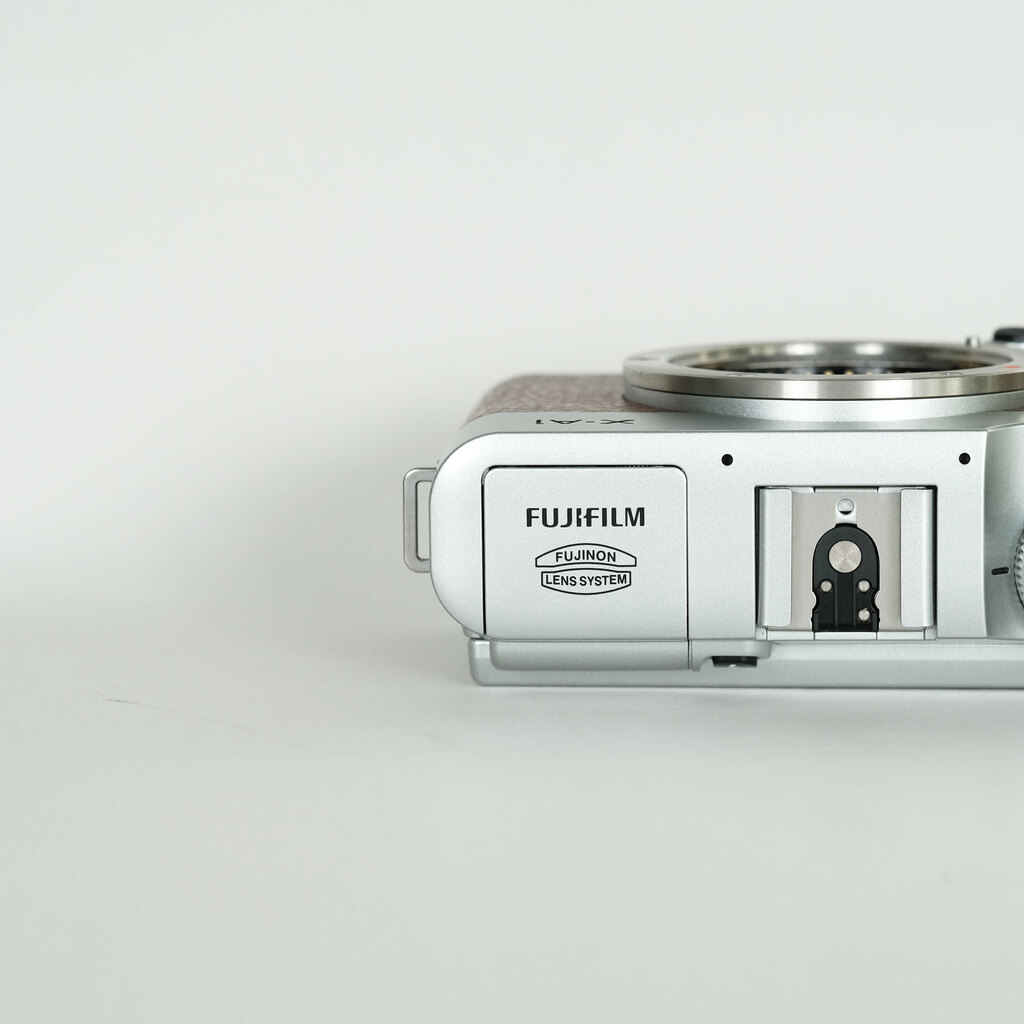FUJIFILM X-A1 ボディ ブラウン