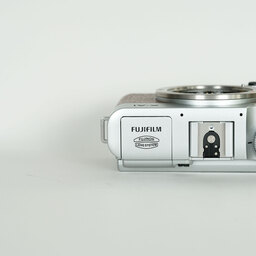 FUJIFILM X-A1 ボディ ブラウン