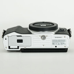 OLYMPUS OM-D E-M10 Mark II