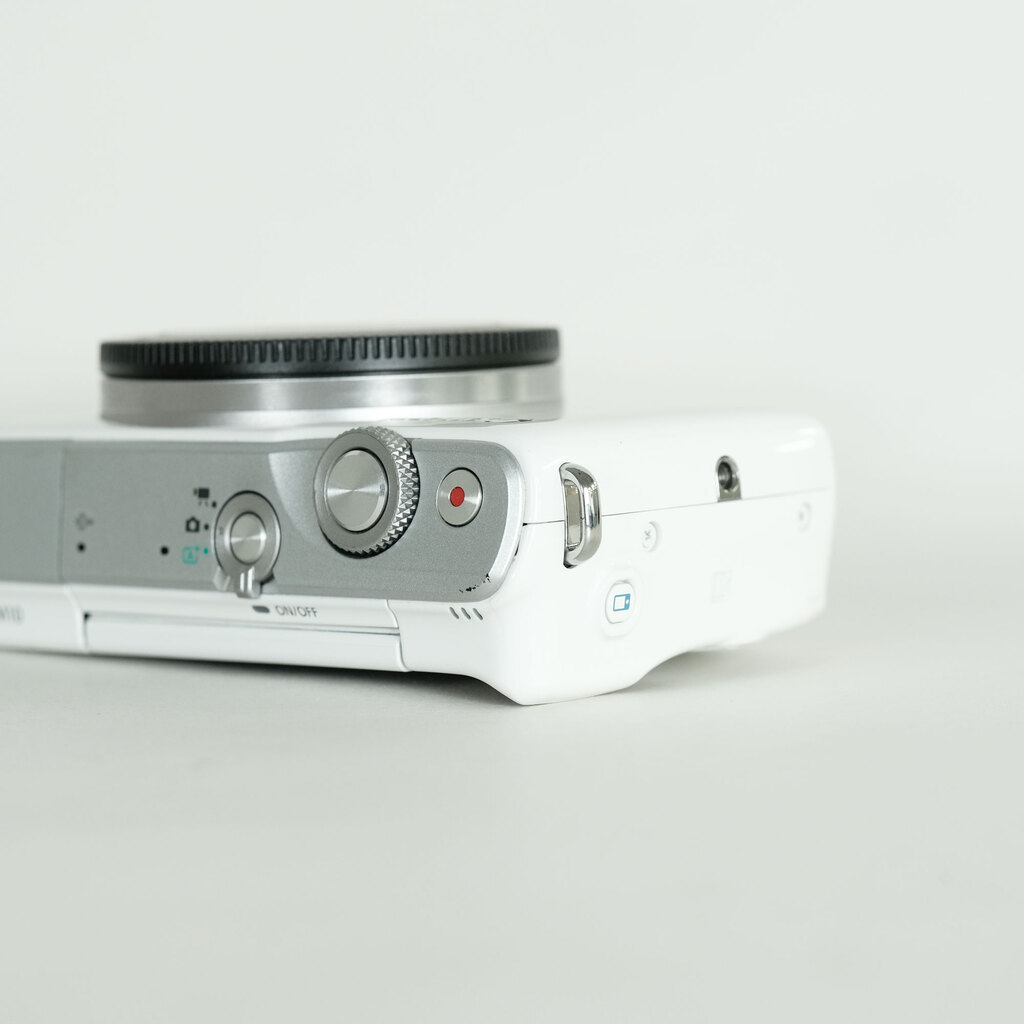 Canon EOS M10 ボディ ホワイト