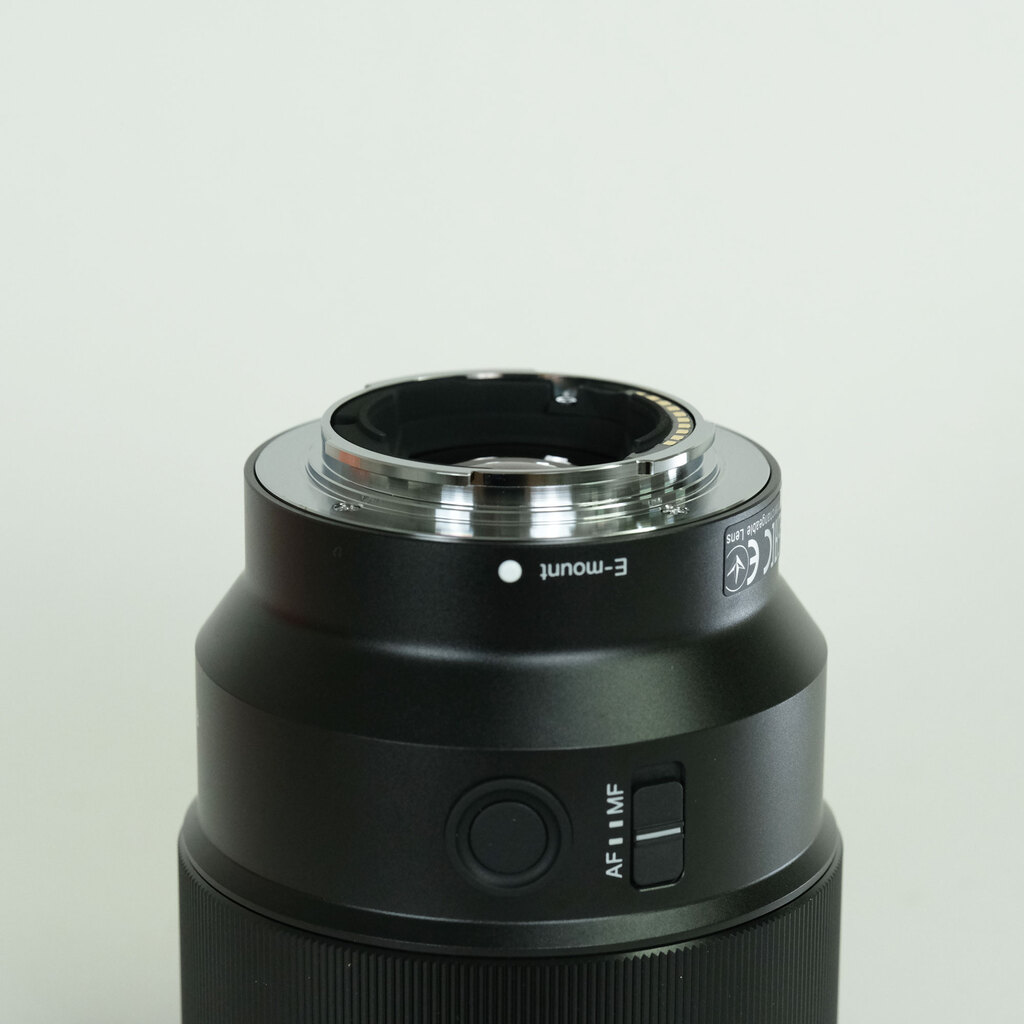 SONY FE 85mm F1.8 SEL85F18