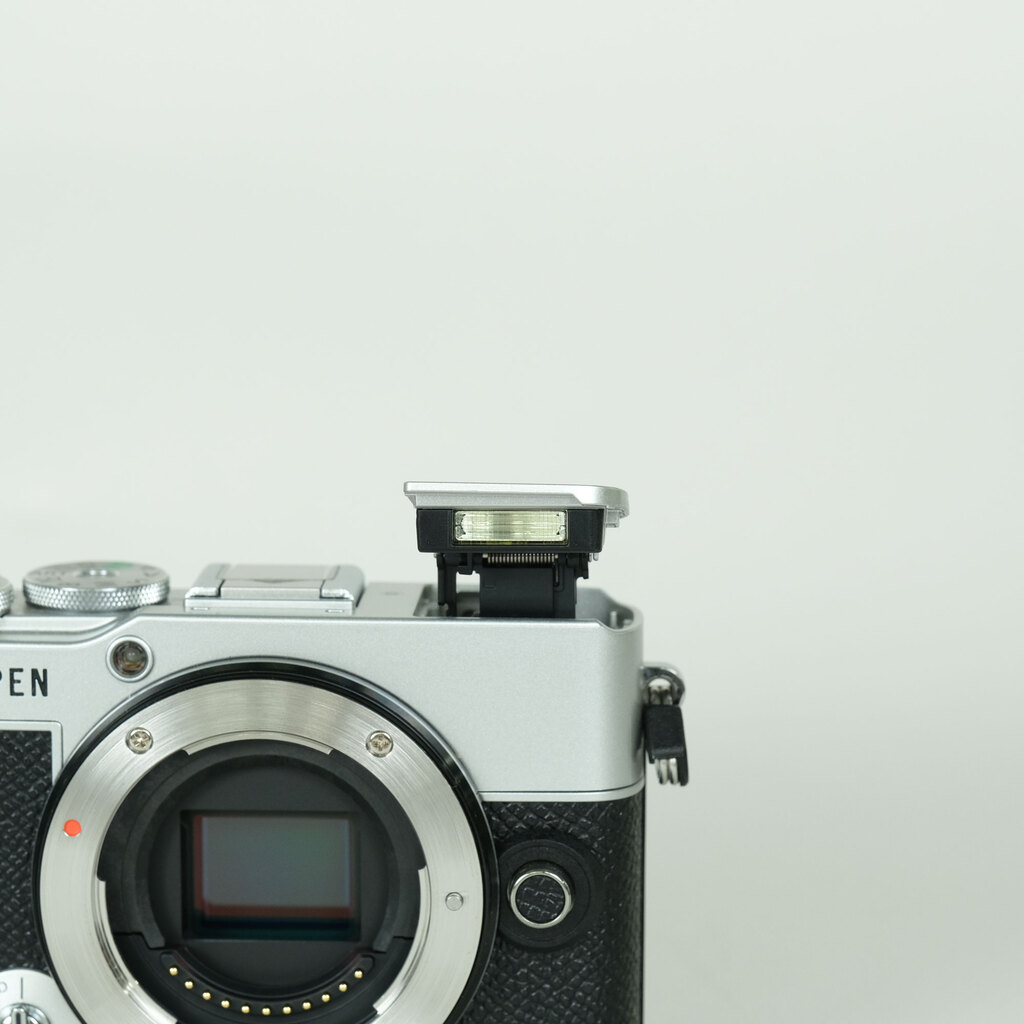 OLYMPUS PEN E-P7