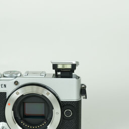 OLYMPUS PEN E-P7
