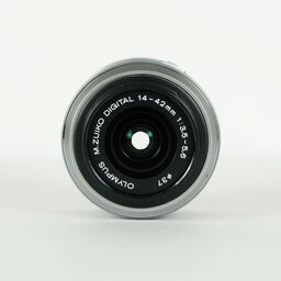 OLYMPUS M.ZUIKO DIGITAL 14-42mm F3.5-5.6IIR シルバー