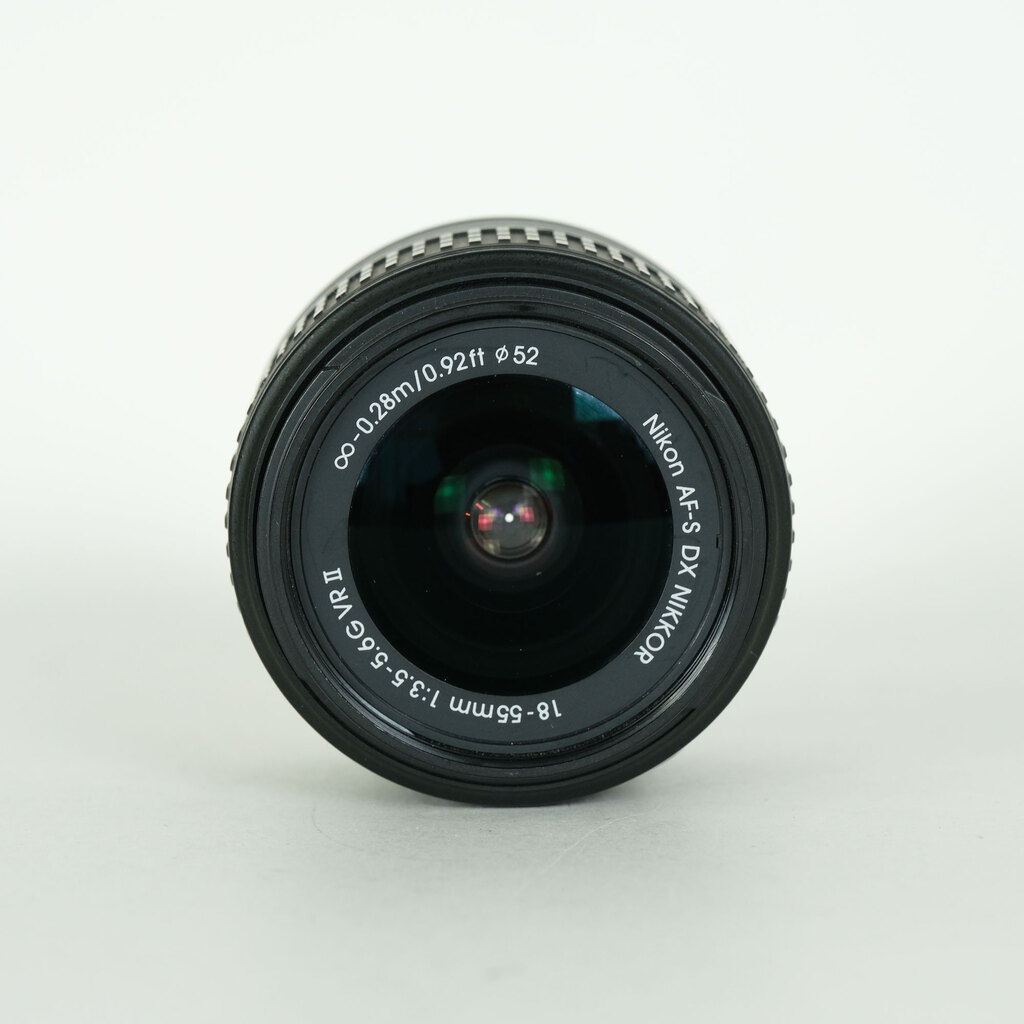 Nikon AF-S DX NIKKOR 18-55mm f3.5-5.6G VR II