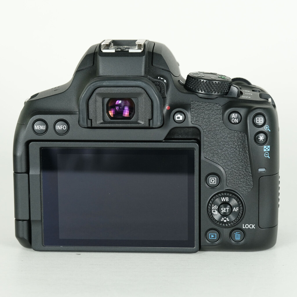 Canon EOS Kiss X10i [�{�f�B]
