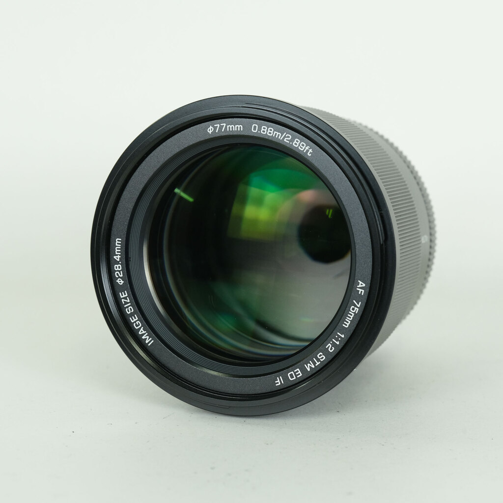 VILTROX AF 75mm F1.2 (フジフイルムX用) VILTROX AF 75mm F1.2 (フジフイルムX用)