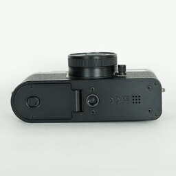 FUJIFILM X half X-HF1