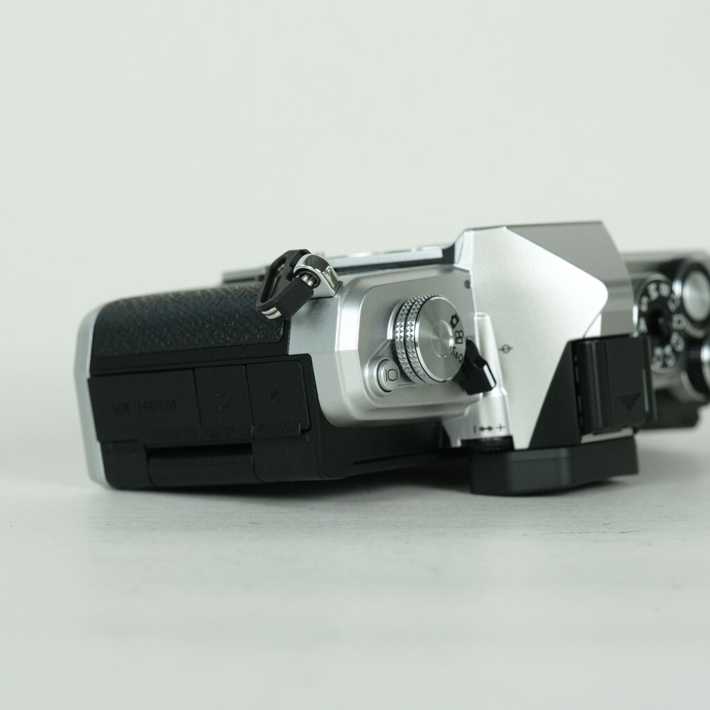 OM SYSTEM OM-3