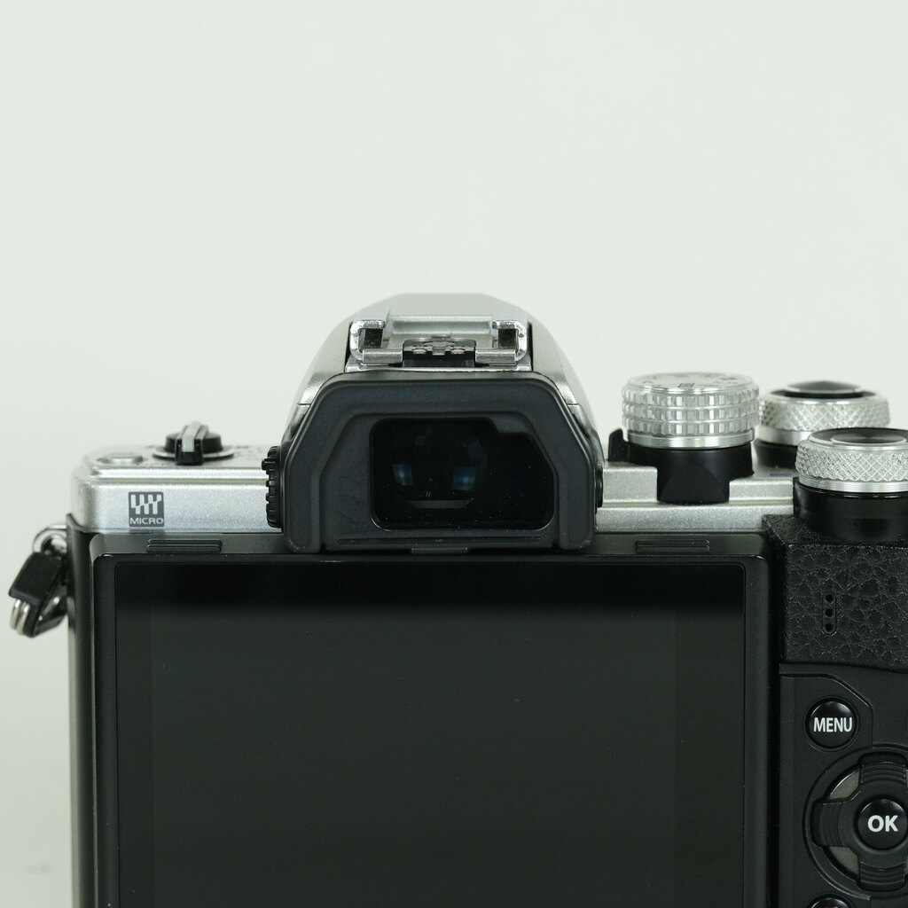 OLYMPUS OM-D E-M10 Mark II