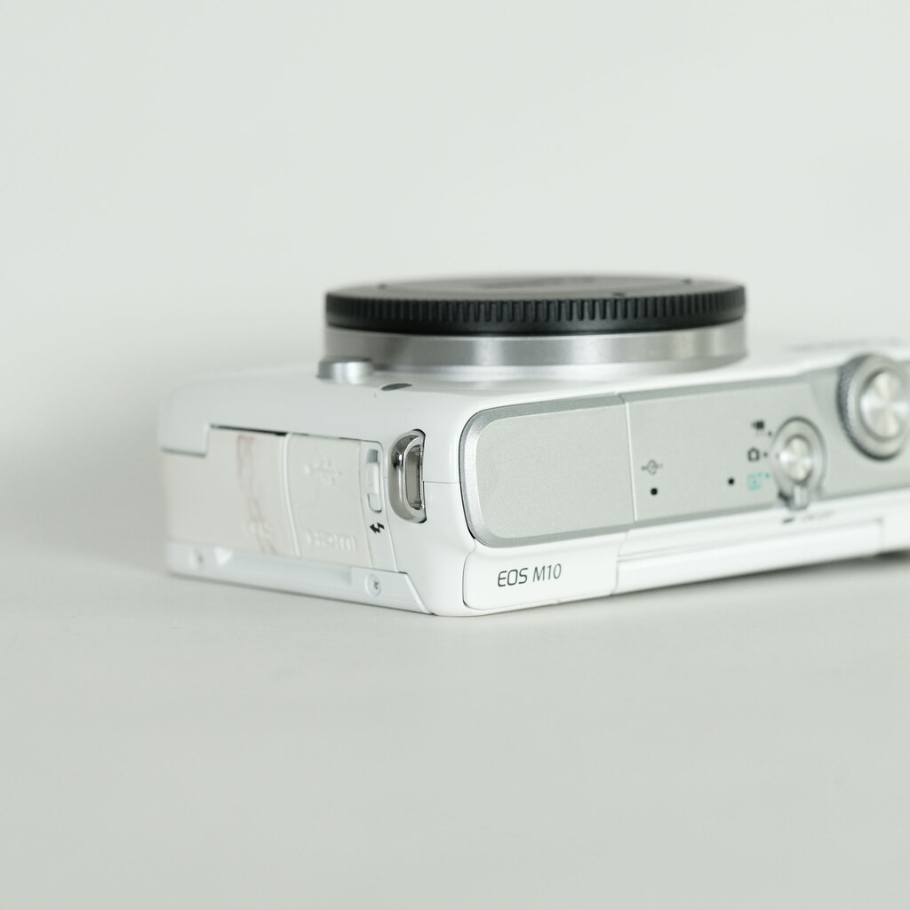 Canon EOS M10 ボディ ホワイト