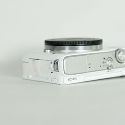 Canon EOS M10 ボディ ホワイト