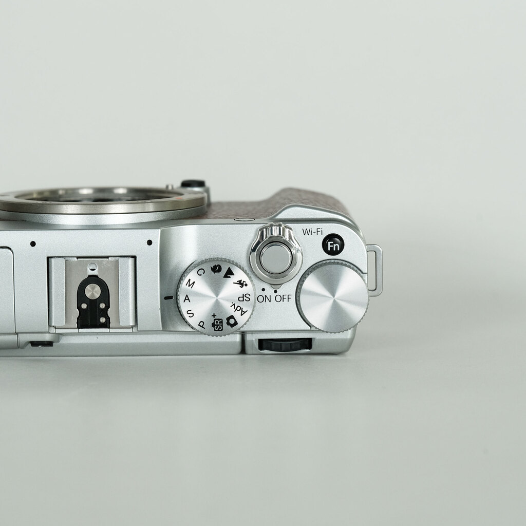 FUJIFILM X-A1 ボディ ブラウン