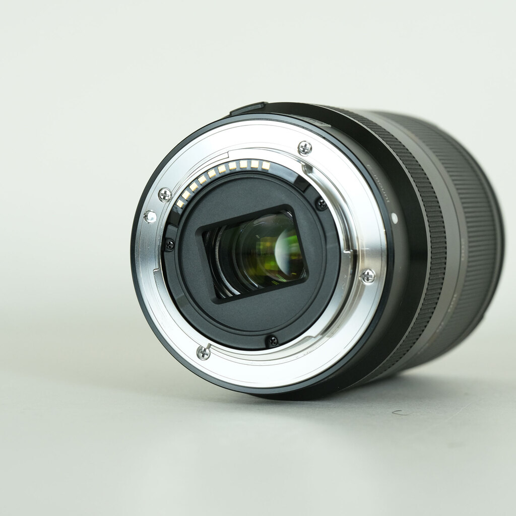 SONY E18-200mm F3.5-6.3 OSS LE SEL18200LE