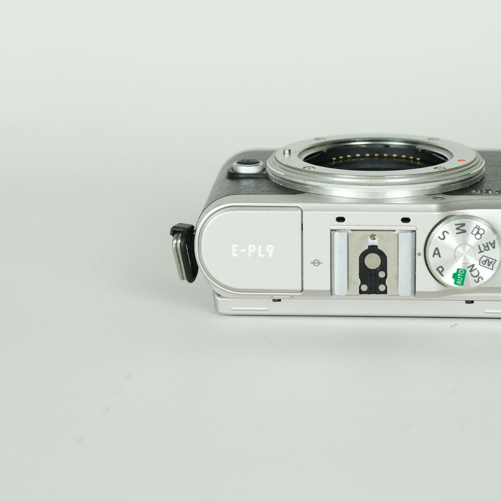 OLYMPUS PEN E-PL9の出品 | ONE SCENE（ワンシーン）
