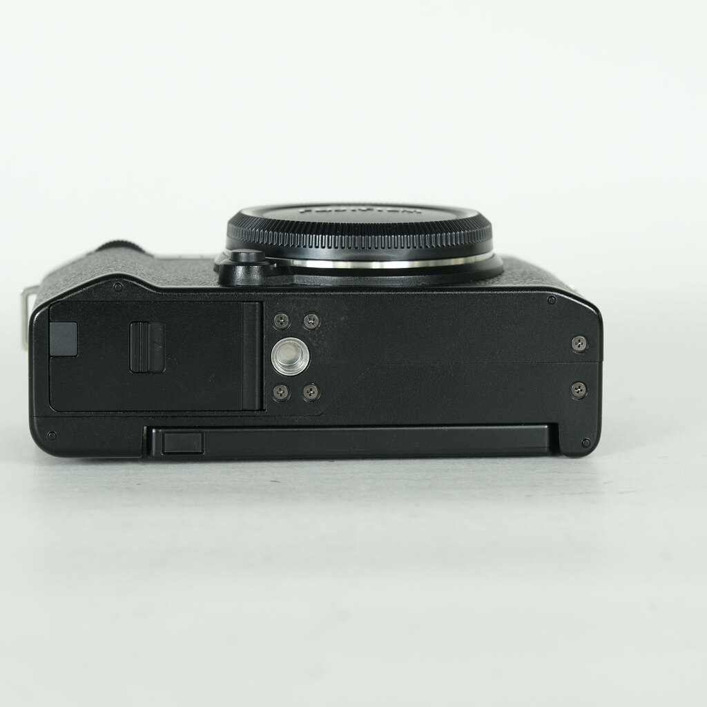 FUJIFILM X-M5