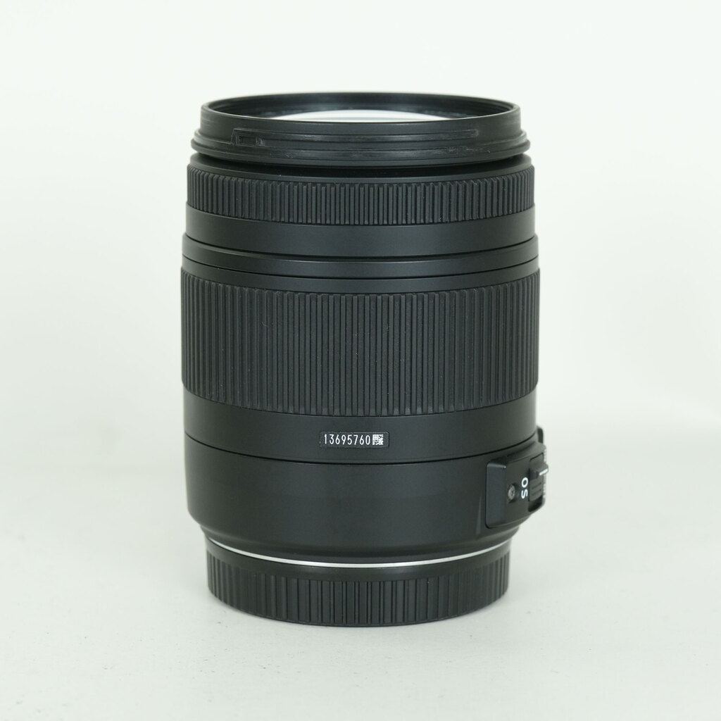 SIGMA 18-250mm F3.5-6.3 DC MACRO OS HSM (キヤノンEF用) SIGMA 18-250mm F3.5-6.3 DC MACRO OS HSM (キヤノンEF用)