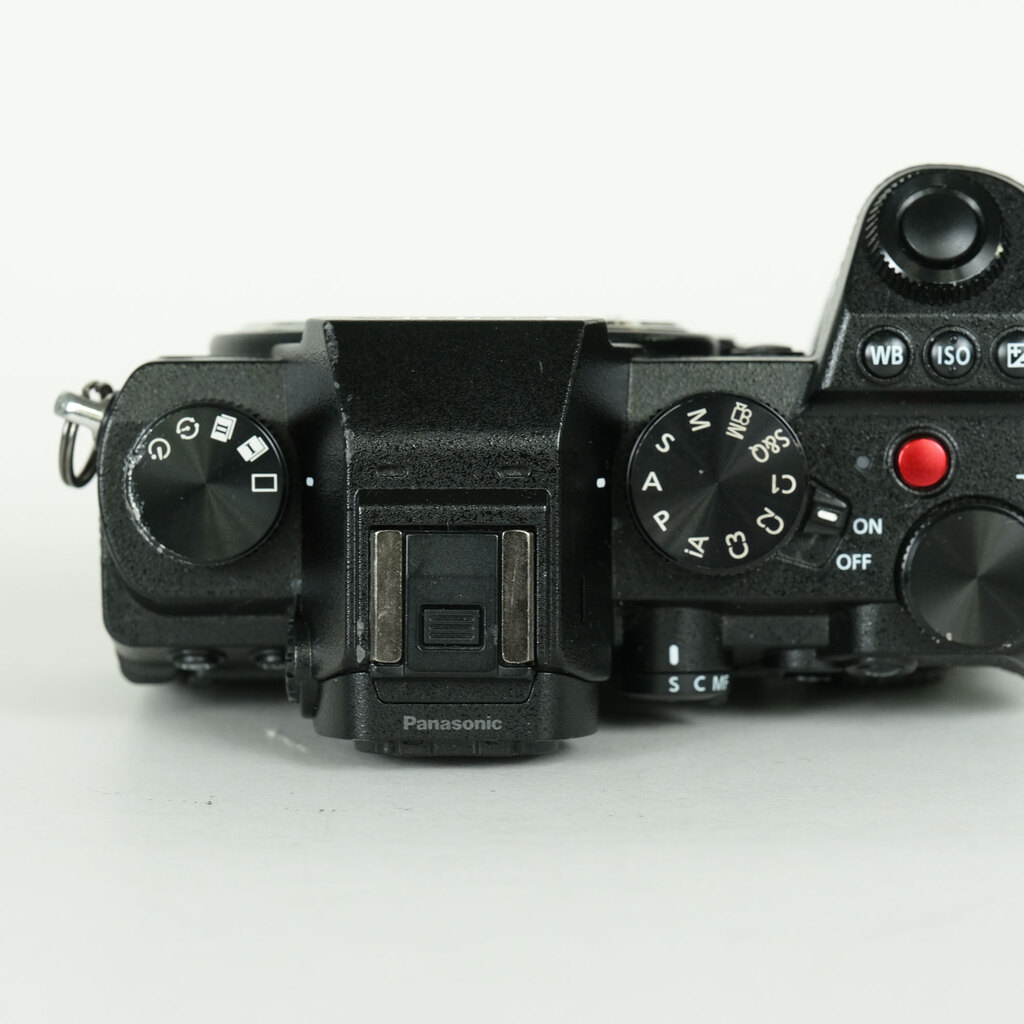 Panasonic LUMIX DC-S5 Panasonic LUMIX DC-S5