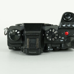 Panasonic LUMIX DC-S5 Panasonic LUMIX DC-S5