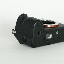 SONY α7 IV(ILCE-7M4) SONY α7 IV(ILCE-7M4)