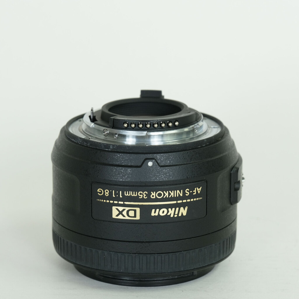 Nikon AF-S DX NIKKOR 35mm f/1.8G Nikon AF-S DX NIKKOR 35mm f/1.8G