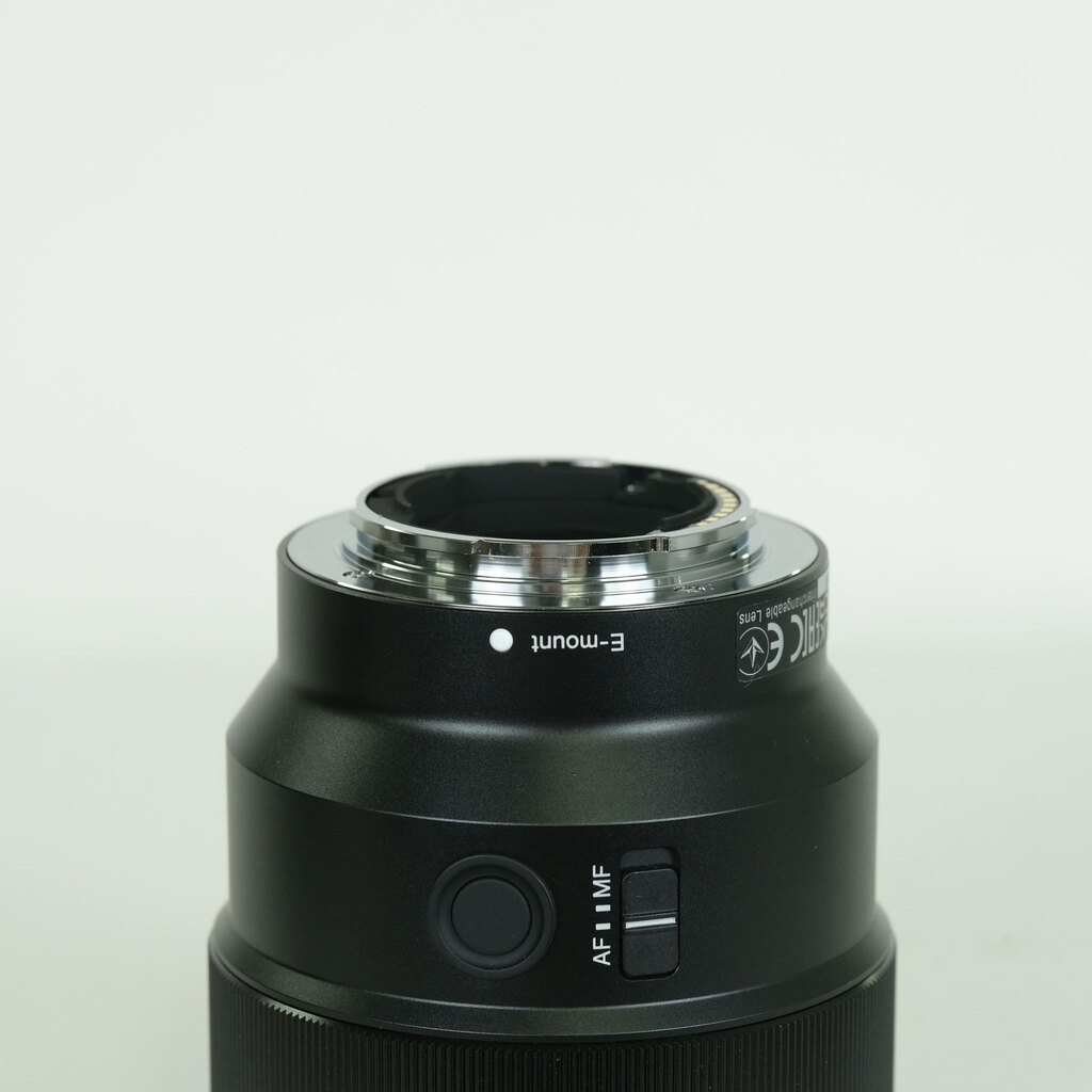 SONY FE 85mm F1.8 SEL85F18 SONY FE 85mm F1.8 SEL85F18