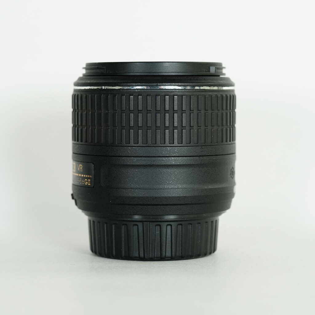 Nikon AF-S DX NIKKOR 18-55mm f3.5-5.6G VR II
