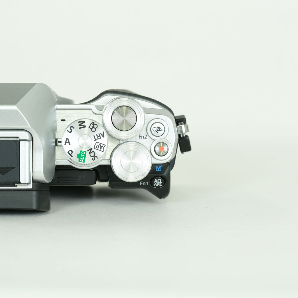 OLYMPUS OM-D E-M10 Mark III OLYMPUS OM-D E-M10 Mark III