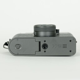 FUJIFILM X half X-HF1