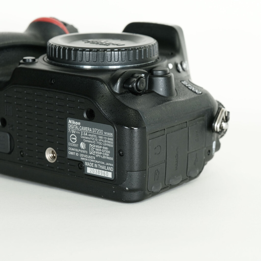 Nikon D7200の出品 | ONE SCENE（ワンシーン）