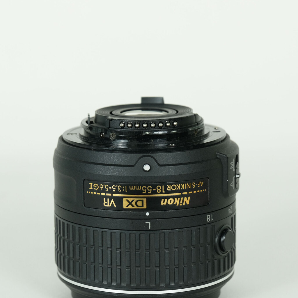 Nikon AF-S DX NIKKOR 18-55mm f3.5-5.6G VR IIの出品 | ONE SCENE