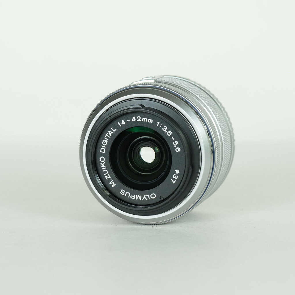 OLYMPUS M.ZUIKO DIGITAL 14-42mm F3.5-5.6IIR シルバーの出品 | ONE