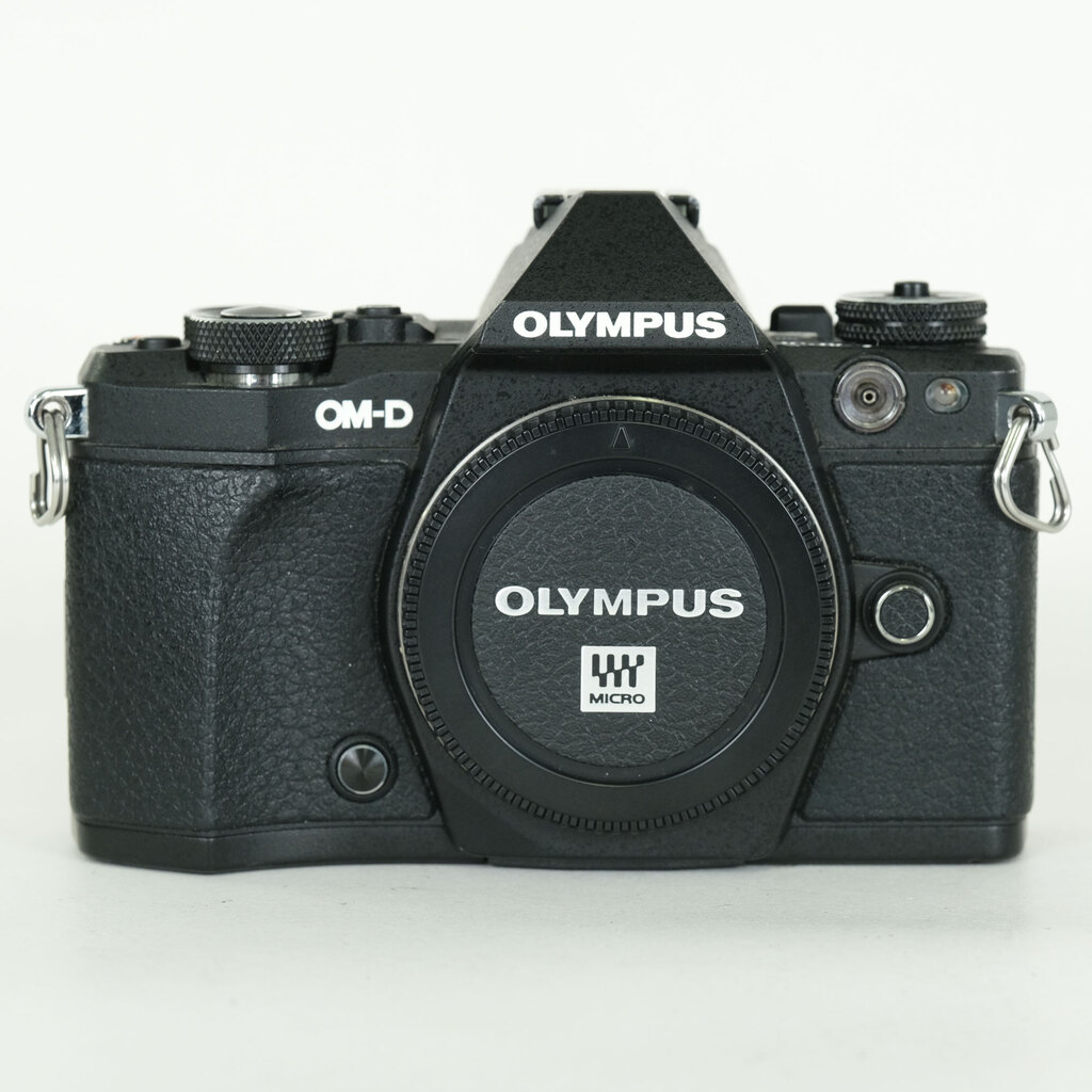 OLYMPUS OM-D E-M5 Mark II