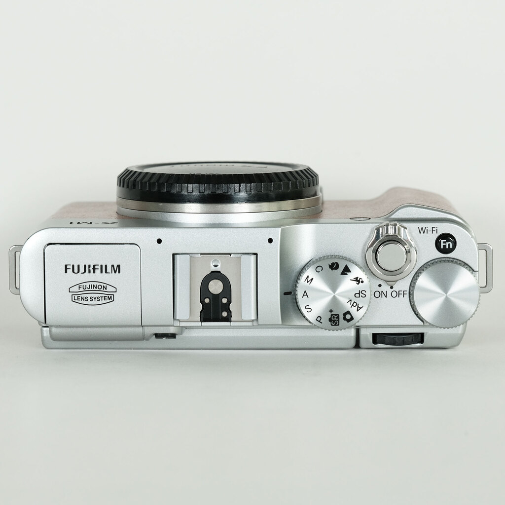 FUJIFILM X-M1 ボディ ブラウン