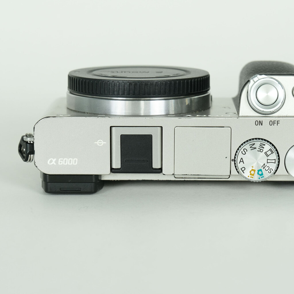 SONY α6000(ILCE-6000) SONY α6000(ILCE-6000)