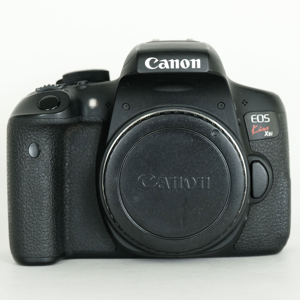 Canon EOS Kiss X8i